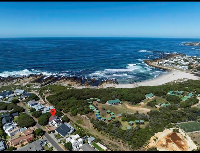 5 BEDROOM HOUSE FOR SALE IN SANDBAAI